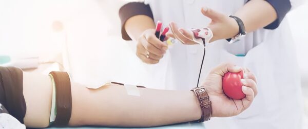 المتبرعين بالدم التبرع بالدم