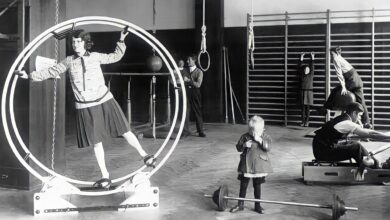 صورة كيف تطورت اللياقة البدنية للمرأة في القرن العشرين؟