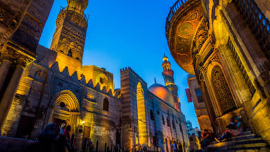 صورة “شارع المعز”.. أكبر متحف مفتوح للآثار الإسلامية في قلب القاهرة