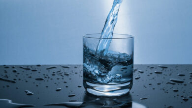 صورة هل الإفراط في تناول الماء يقلل الشعور بالعطش أثناء الصيام؟