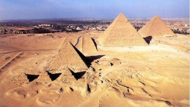 صورة هضبة الجيزة أشهر المواقع السياحية المصرية.. تعرف عليها