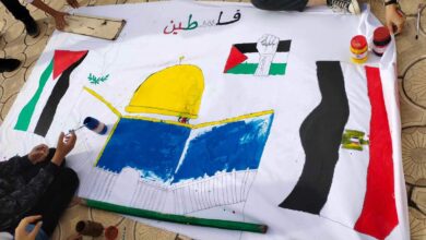 صورة أطفال مكتبة مصر الجديدة للطفل تبعث برسالة تضامن مع أطفال غزة
